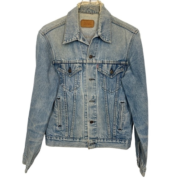 Levi’s Denim Trucker Jacket Side and Breast Pockets Distressed Collar Size 40L - Picture 2 of 15